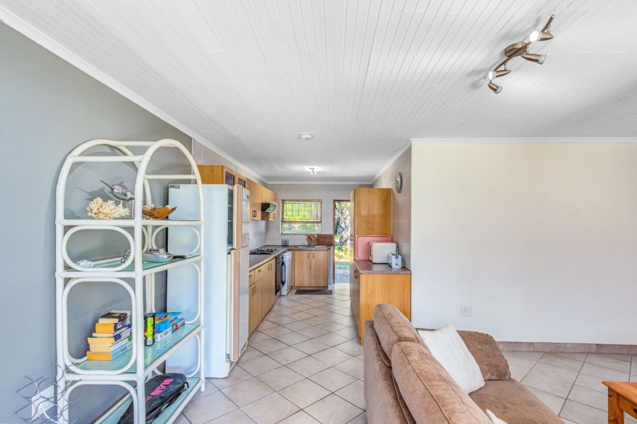 To Let 4 Bedroom Property for Rent in Brenton On Lake Western Cape